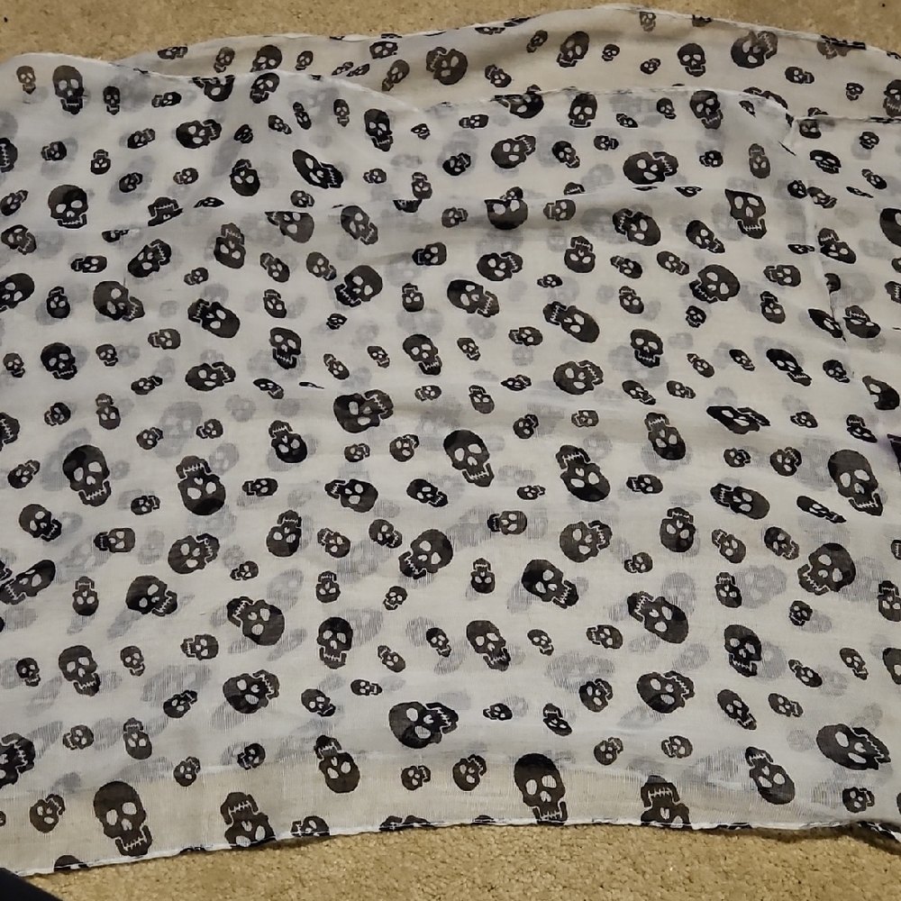 Skull Print Scarf - Black & White - Picture 2 of 3